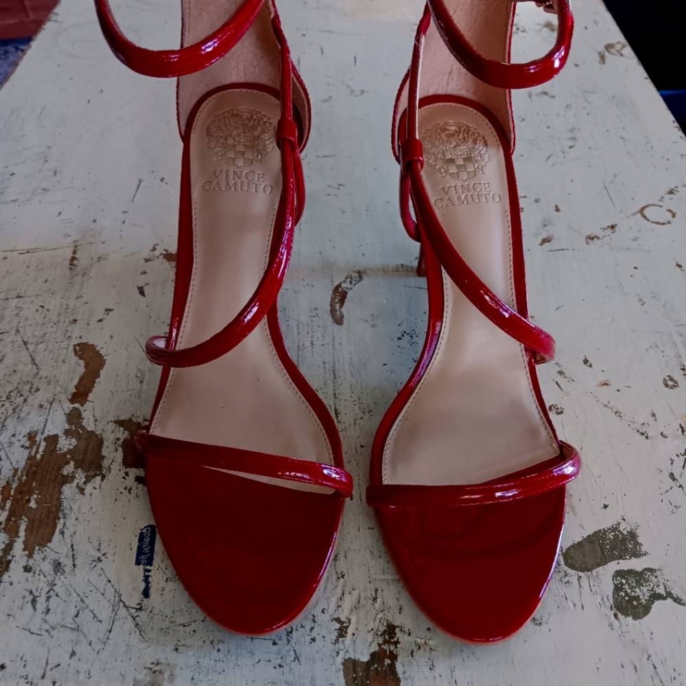 Vince Camuto Red Heeled Sandals Elegant Strappy Design Size 10